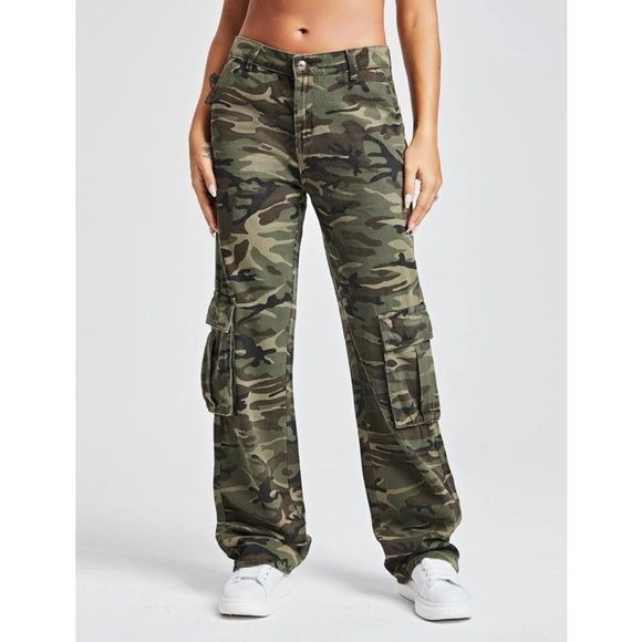 Camo Print Cargo Pants - Picture 5 of 7